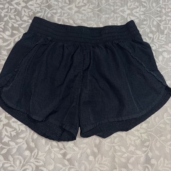 Champion Pants - Champion Women's Black Mesh‎ Running Shorts Small (F15)